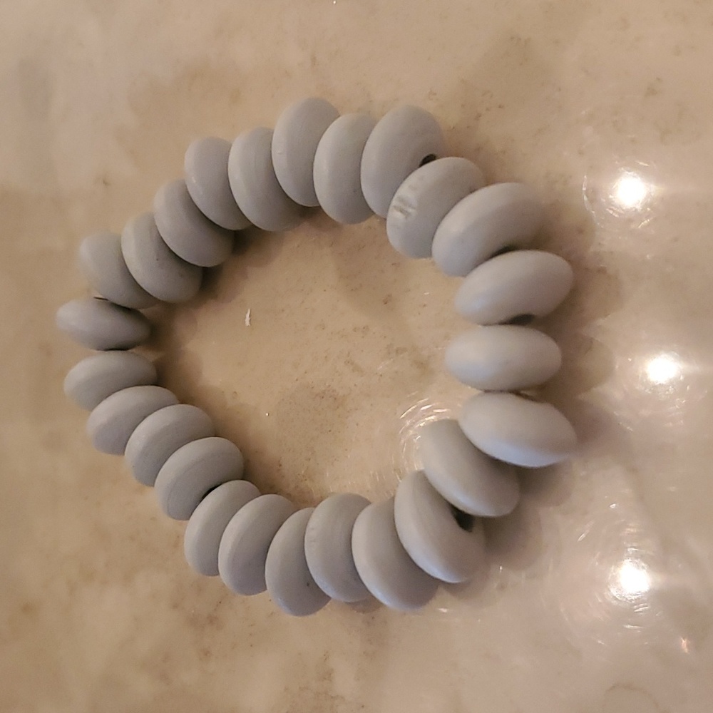 **SALE**Wood Disc Bracelet nwot